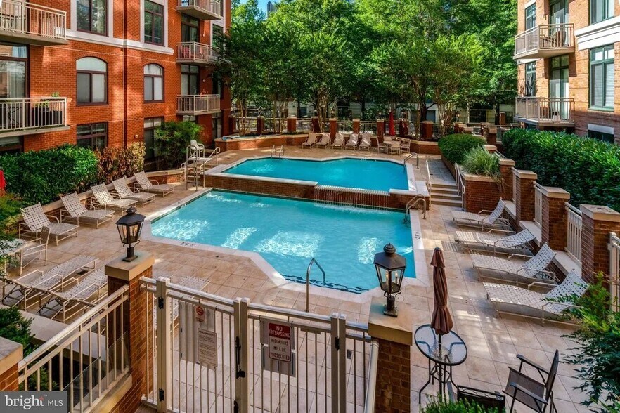 Building Photo - 1201 N Garfield St