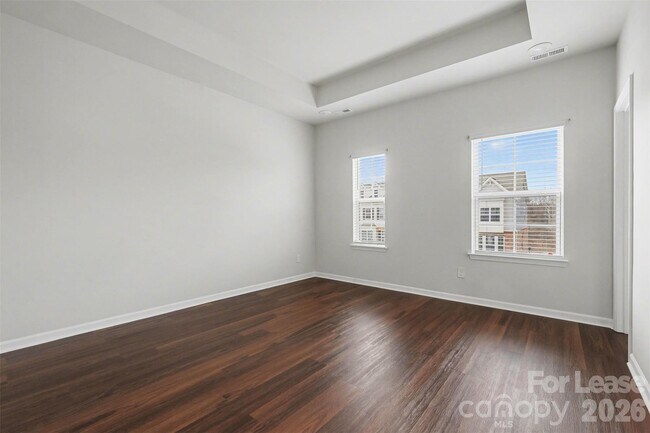 Building Photo - 10016 Hemingway Pl