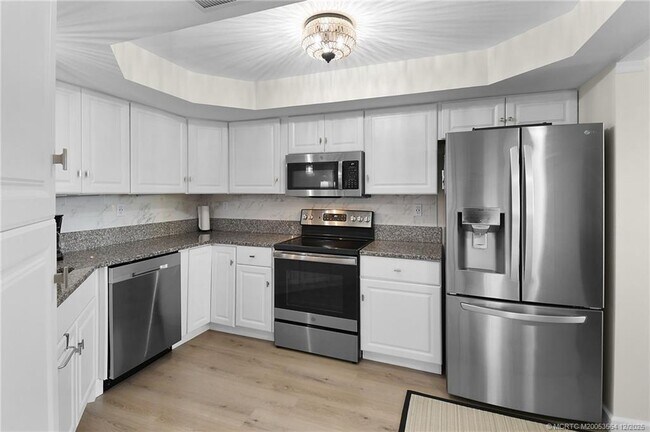 Building Photo - 9500 S Ocean Dr