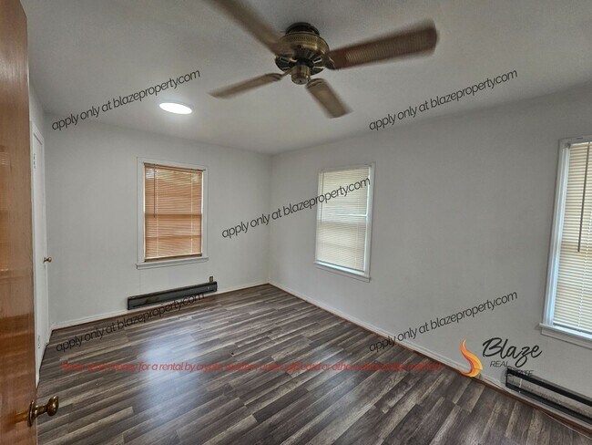 Building Photo - Hamlet Charming