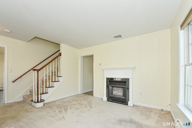 Building Photo - 5 Moody Ave