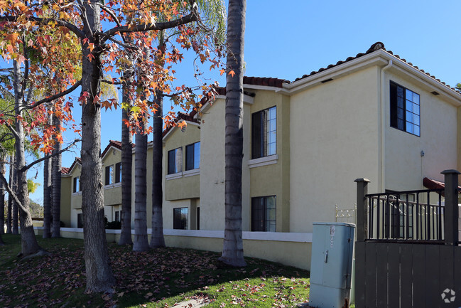 Building Photo - Los Olivos Apartments