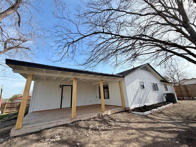 Building Photo - 1504 Parkview Ln