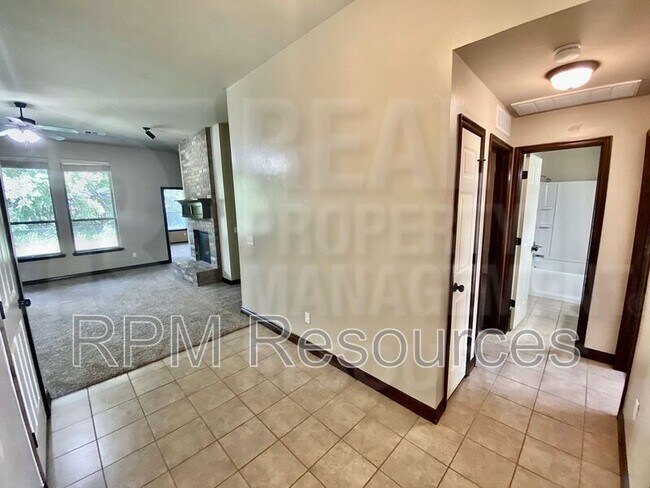 Building Photo - 9021 SW 55th St