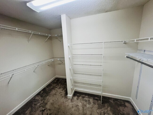 Building Photo - 1822 Gallop Dr SE