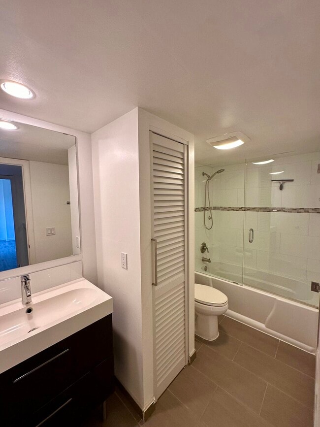 Building Photo - 2899 SW 22nd Cir