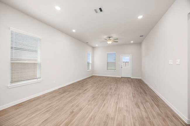 Building Photo - 12535 Llano Estacado Dr