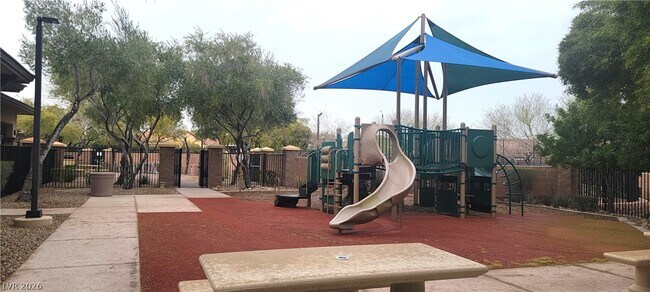 Building Photo - 10465 Saddle Mountain St