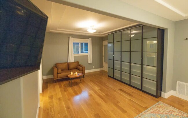 Building Photo - 3920 Ardley Ave