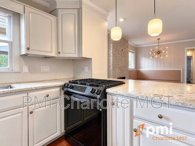 Building Photo - 1140 Bevis Dr