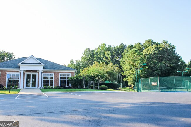 Building Photo - 122 Royal Burgess Way