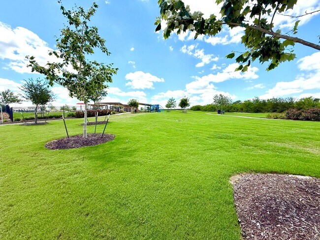 Building Photo - COMING SOON! GORGEOUS Two-Story 4 Bedroom ...
