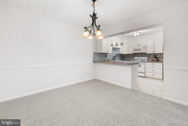 Building Photo - 81 Oakridge Dr