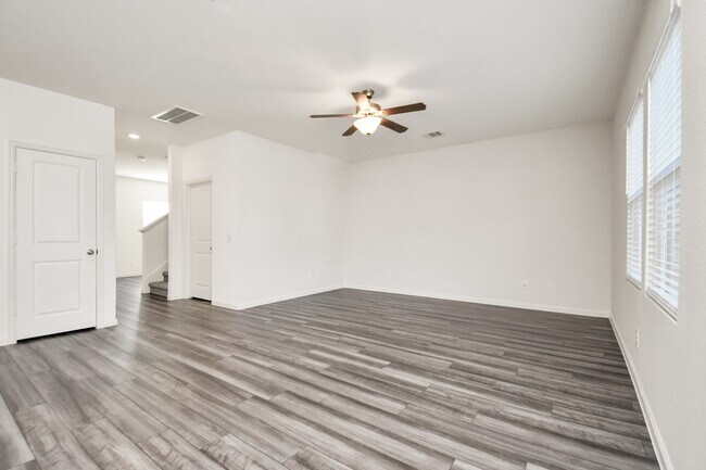 Building Photo - 7819 Royalwood Dr