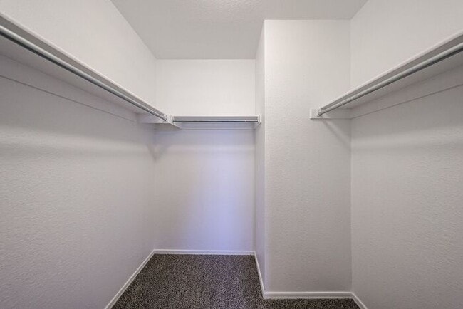 Building Photo - Introducing a stunning 4-bedroom, 2.5-bath...