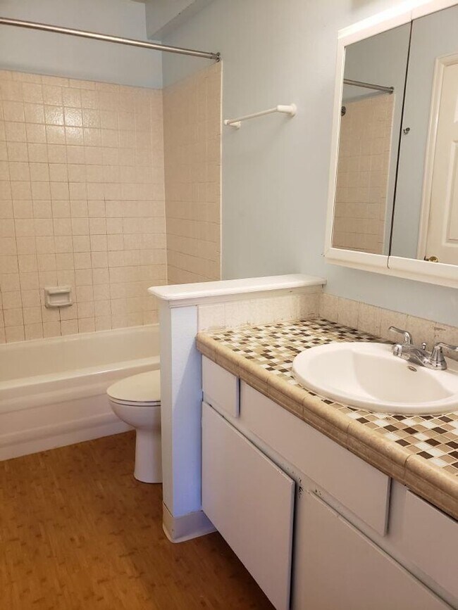Building Photo - PROMO *$250 Admin Fee Waived* Lovely 2BR C...