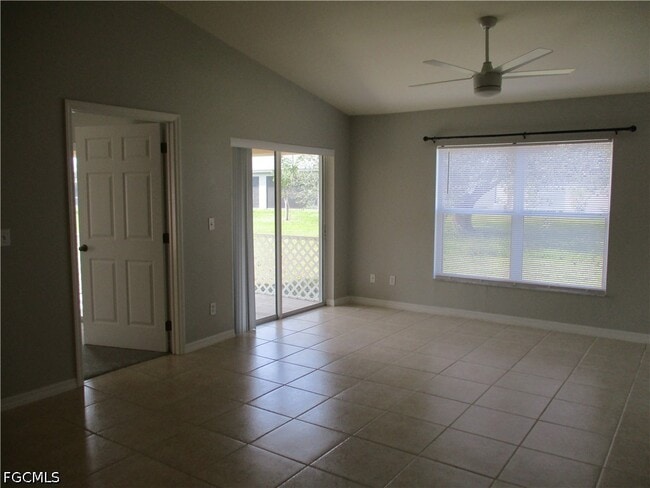 Building Photo - 4330 SW 7th Pl