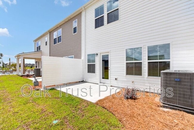 Building Photo - 753 Ridgley Dr