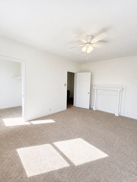 Building Photo - 3010 Woodcliff Ave