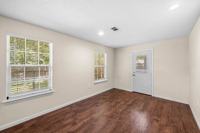 Building Photo - 2821 Holman St