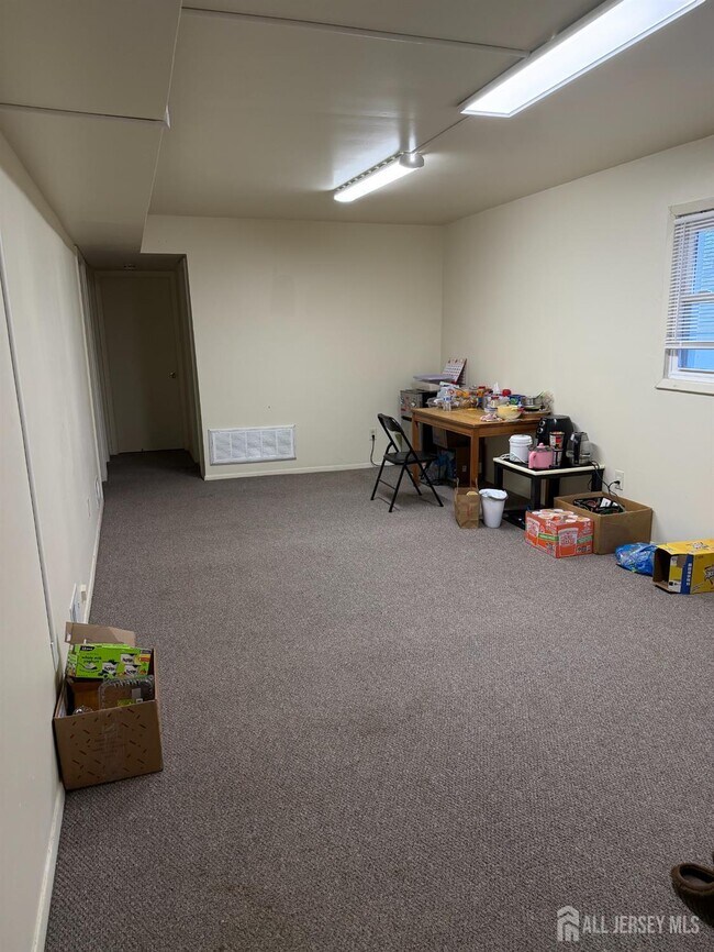 Building Photo - 34 Nelson Ave