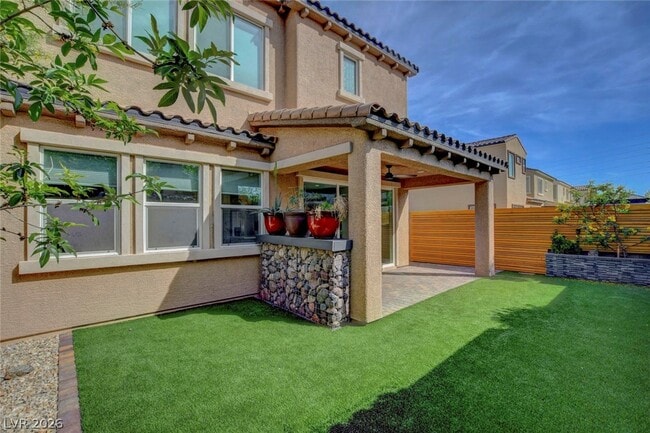 Building Photo - 8067 Tank Loop St