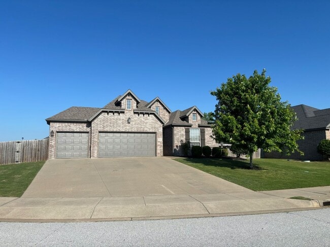 Primary Photo - Spacious & Stylish Centerton Living!