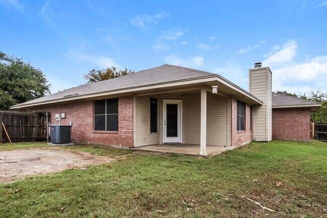 Building Photo - 704 Stonebrooke Dr