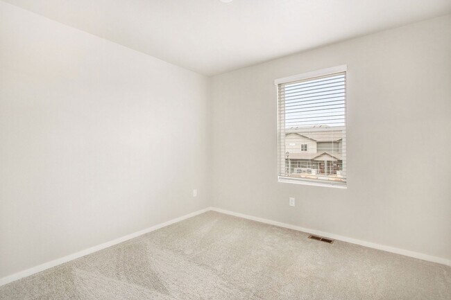 Building Photo - Stunning Home Built in 2022