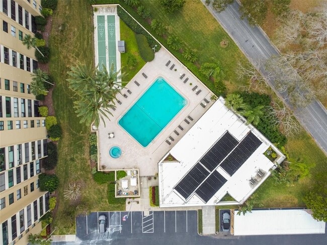 Building Photo - 900 Cove Cay Dr