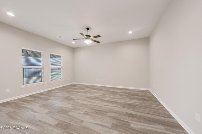 Building Photo - 223 Stanwell Ave