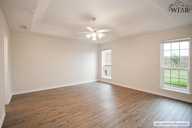 Building Photo - 8 St Andrews Ct