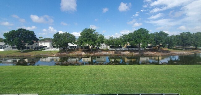 Building Photo - Beautiful 2-Bedroom, 3-Bathroom Townhome in Brandon