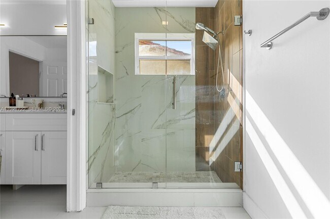 Building Photo - 19648 Back 9 Dr