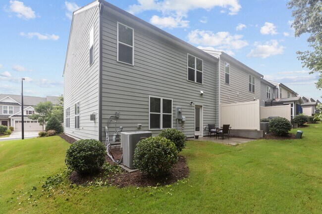 Building Photo - 1211 Nightshade Dr