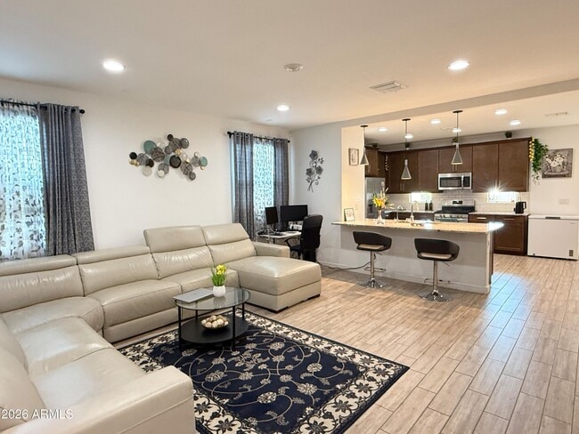 Building Photo - 127 E Gemini Pl