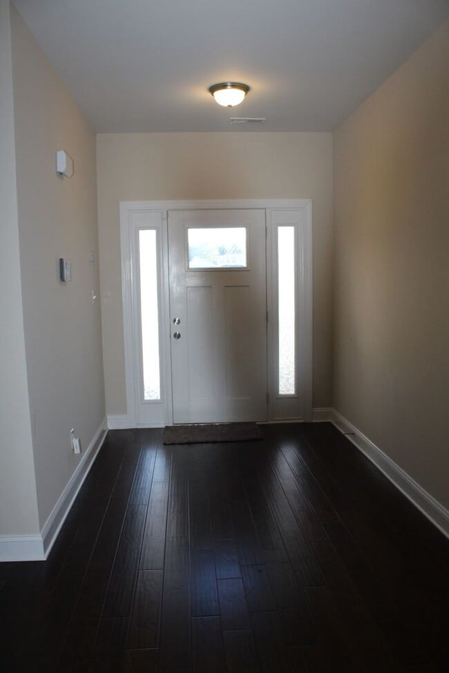 Building Photo - 205 Joyland Dr