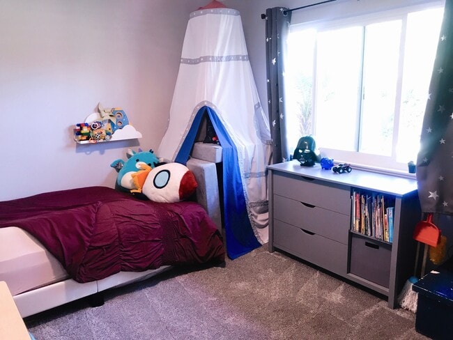 Building Photo - 258 Mountain View Dr