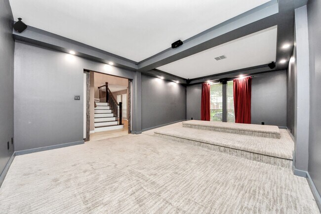 Building Photo - 3210 Shadowwalk Dr