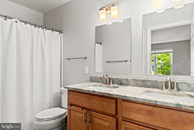 Building Photo - 1 Harbour Heights Dr