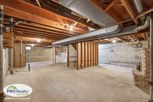 Building Photo - Recently Remodeled 4 Bedroom Home