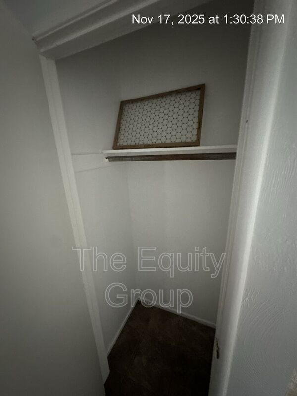 Building Photo - 2736 S Sallee St