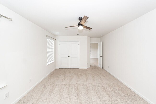 Building Photo - 3 Bedroom, 2.5 Bathroom Home in Hunters Bend - Ladson