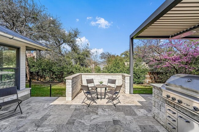 Building Photo - 3102 Foxfire Dr