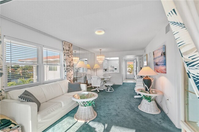 Building Photo - 5 High Point Cir W