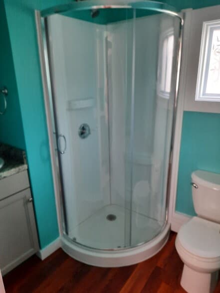 brand new bathroom top to bottom flooring - 86 Forest St