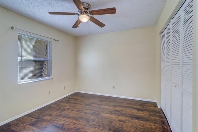 Building Photo - 1915 Saginaw Ct