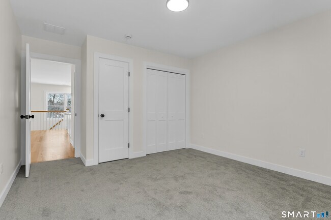 Building Photo - 31 Drive Way