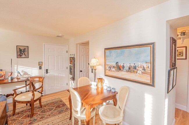 Building Photo - 432 Humphrey St