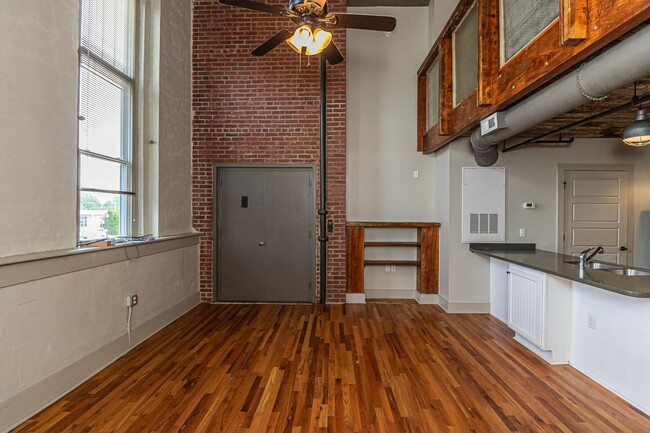 Building Photo - Nash Street Lofts-Unit I